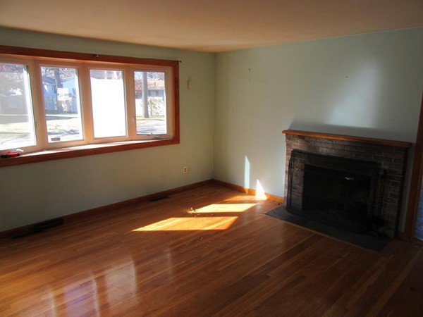 62 Bruce Road Bellingham, MA 02019 - Photo 2 of 10 Gallery Image 2