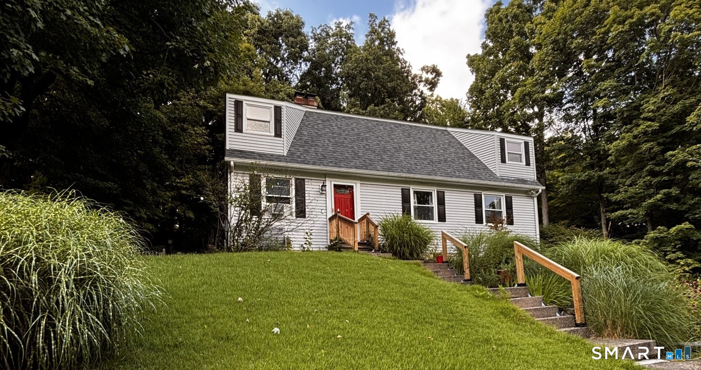 138 Red Robin Road Naugatuck, CT 06770 - Photo 1 of 22 Gallery Image 1