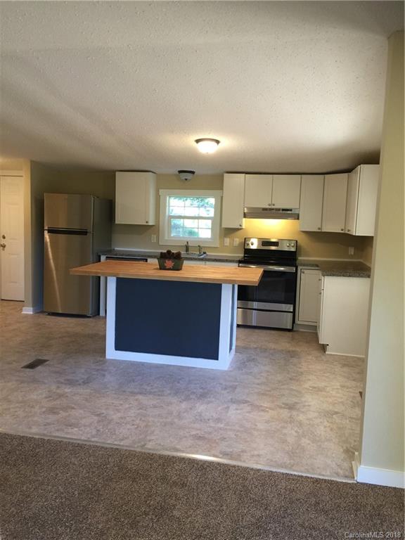 70 Nix Road Hendersonville, NC 28792 - Photo 4 of 25