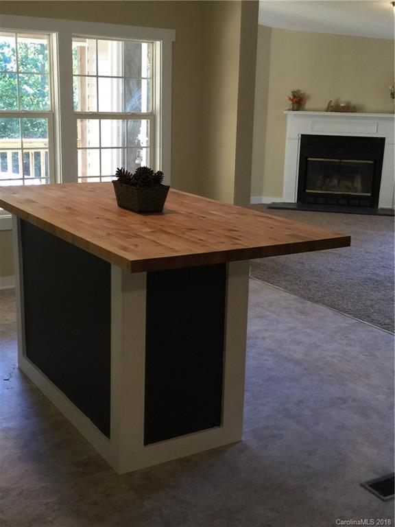 70 Nix Road Hendersonville, NC 28792 - Photo 5 of 25