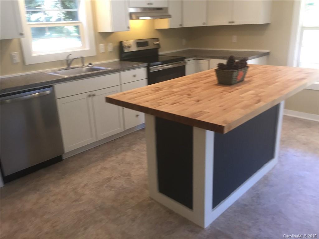 70 Nix Road Hendersonville, NC 28792 - Photo 8 of 25