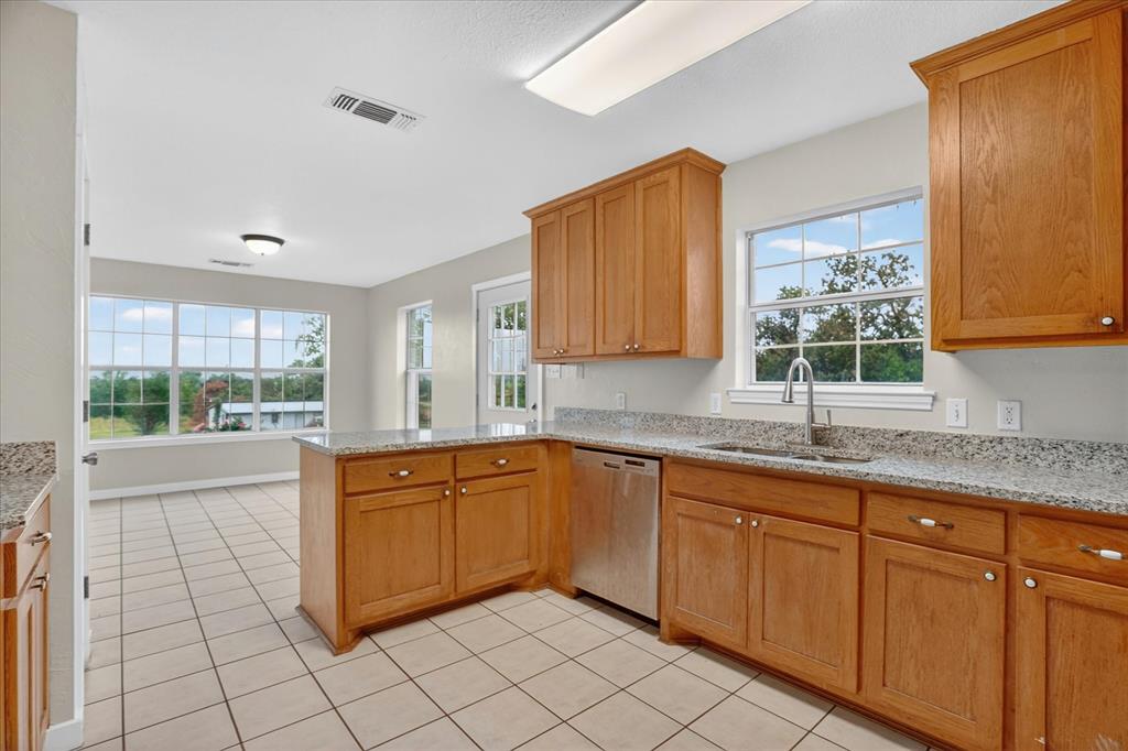 4697 Holbrook Road Springtown, TX 76082 - Photo 7 of 35