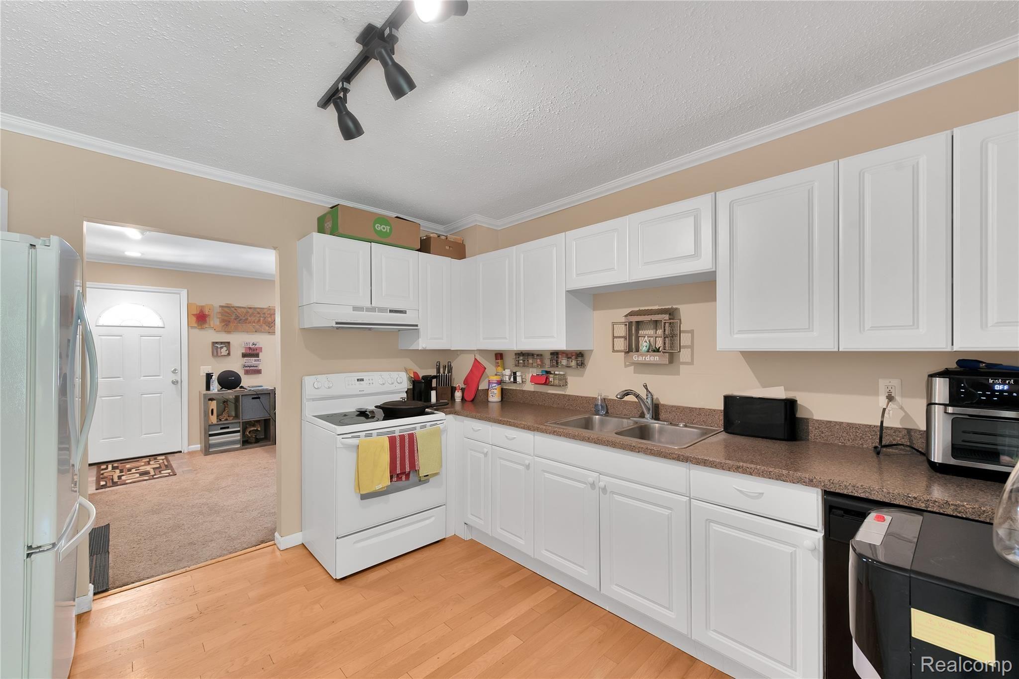 5051 Culver Road Brighton, MI 48114 - Photo 16 of 36 5051 culver - HD Drone Photography-17.jpg