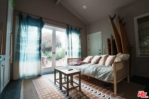 $2,449,000 | 1060 Superba Avenue, Venice, CA 90291