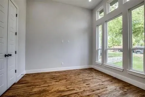 a view of an empty room and window