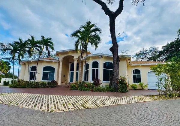 $1,950,000 | 5981 Southwest 37th Terrace, Fort Lauderdale, FL 33312