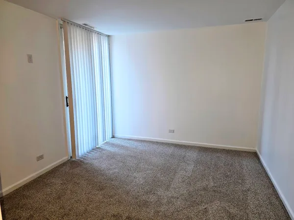 $1,700 | 5950 Oakwood Drive, Unit 2D, Lisle, IL 60532