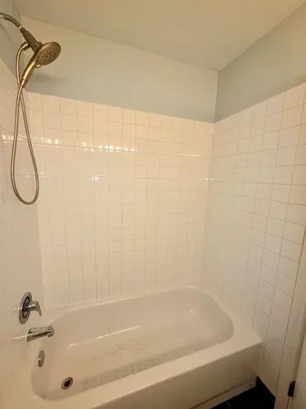 $1,700 | 5950 Oakwood Drive, Unit 2D, Lisle, IL 60532