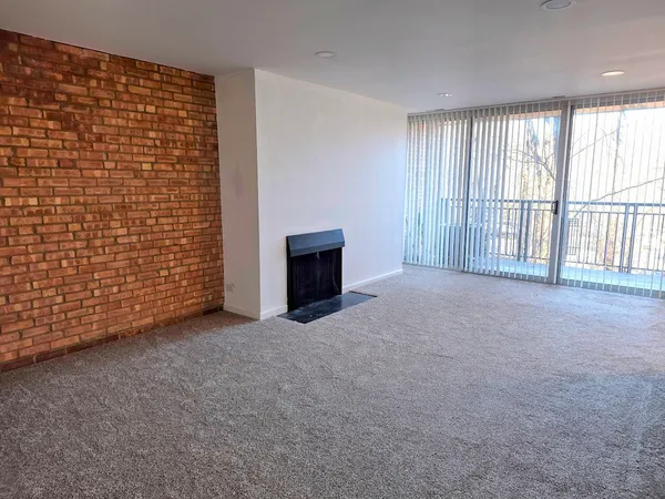 $1,700 | 5950 Oakwood Drive, Unit 2D, Lisle, IL 60532