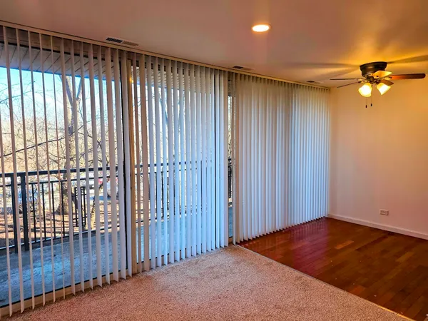 $1,700 | 5950 Oakwood Drive, Unit 2D, Lisle, IL 60532