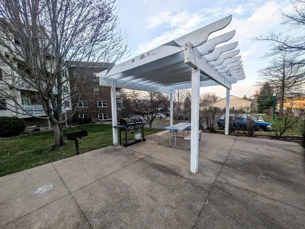 $150,000 | 2231 North Penn Place, Unit 316, North St. Paul, MN 55109