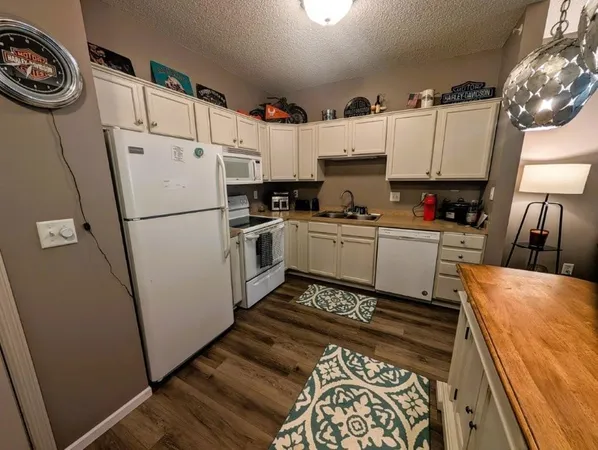$150,000 | 2231 North Penn Place, Unit 316, North St. Paul, MN 55109