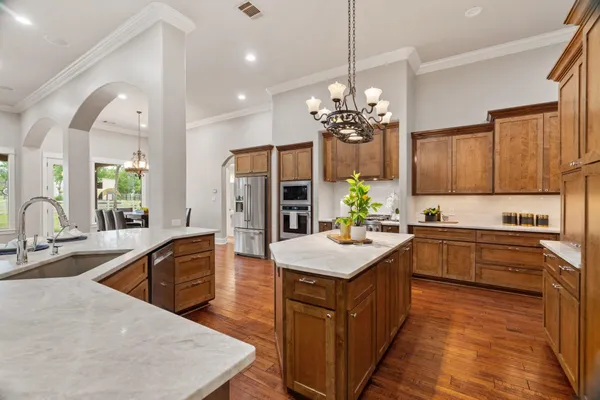 $945,000 | 2703 Parkview Drive, Marble Falls, TX 78654