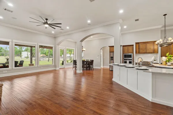 $945,000 | 2703 Parkview Drive, Marble Falls, TX 78654