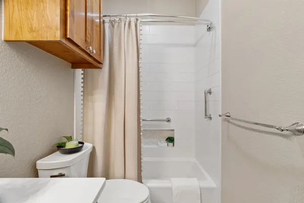 $945,000 | 2703 Parkview Drive, Marble Falls, TX 78654