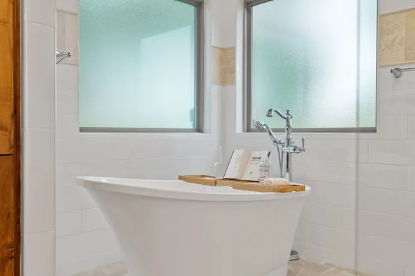 $945,000 | 2703 Parkview Drive, Marble Falls, TX 78654