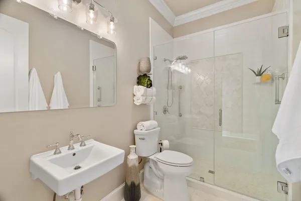 $945,000 | 2703 Parkview Drive, Marble Falls, TX 78654