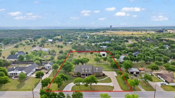 $945,000 | 2703 Parkview Drive, Marble Falls, TX 78654