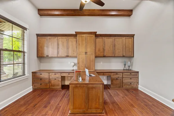 $945,000 | 2703 Parkview Drive, Marble Falls, TX 78654