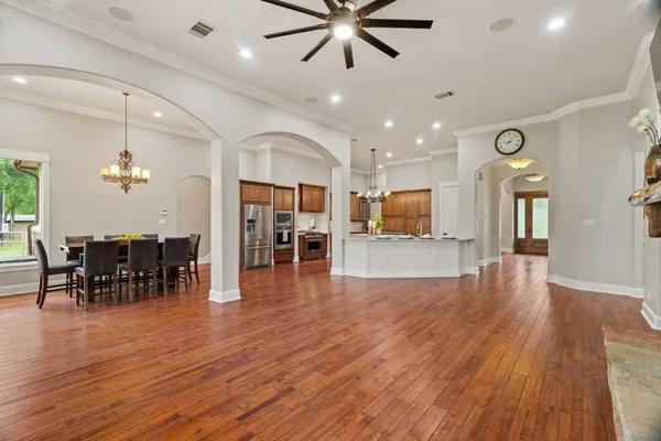 $945,000 | 2703 Parkview Drive, Marble Falls, TX 78654
