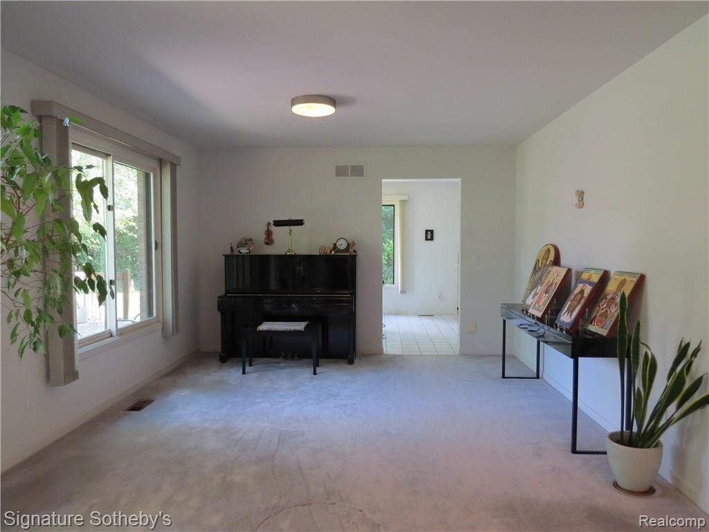 4550 Quarton Road Bloomfield Hills, MI 48302 - Photo 20 of 44 IMG_0259.jpg