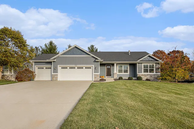 $512,500 | 7550 Fox Meadow Drive, Hudsonville, MI 49426