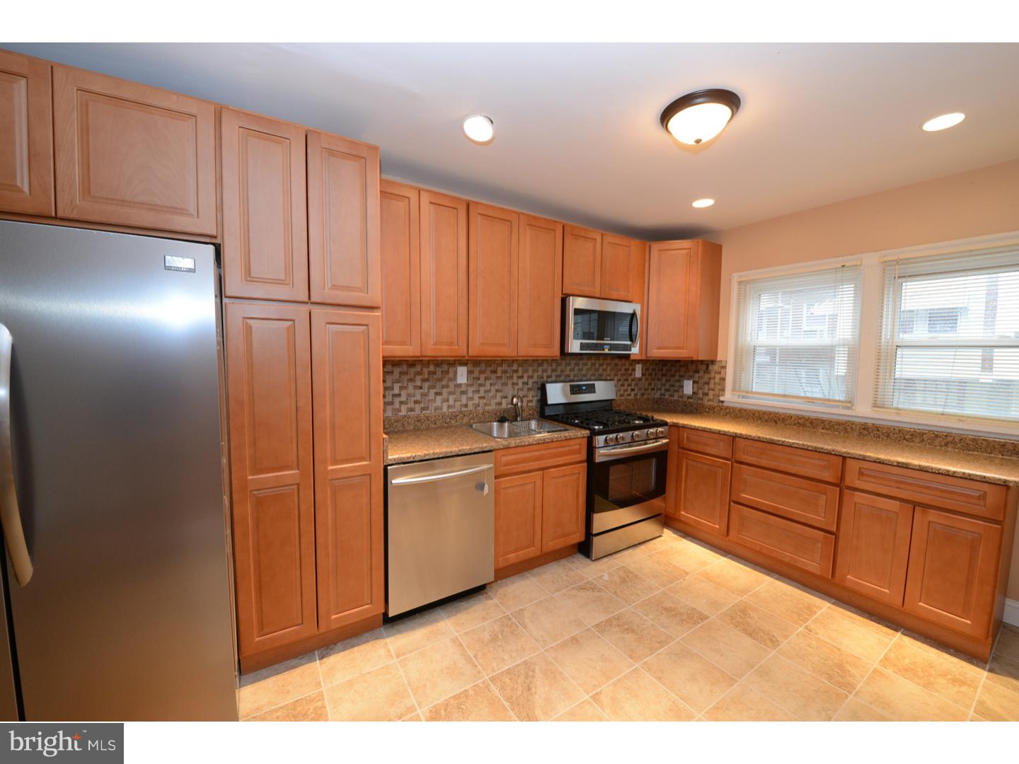 1047 Flanders Road Philadelphia, PA 19151 - Photo 15 of 25 Gallery Image 15