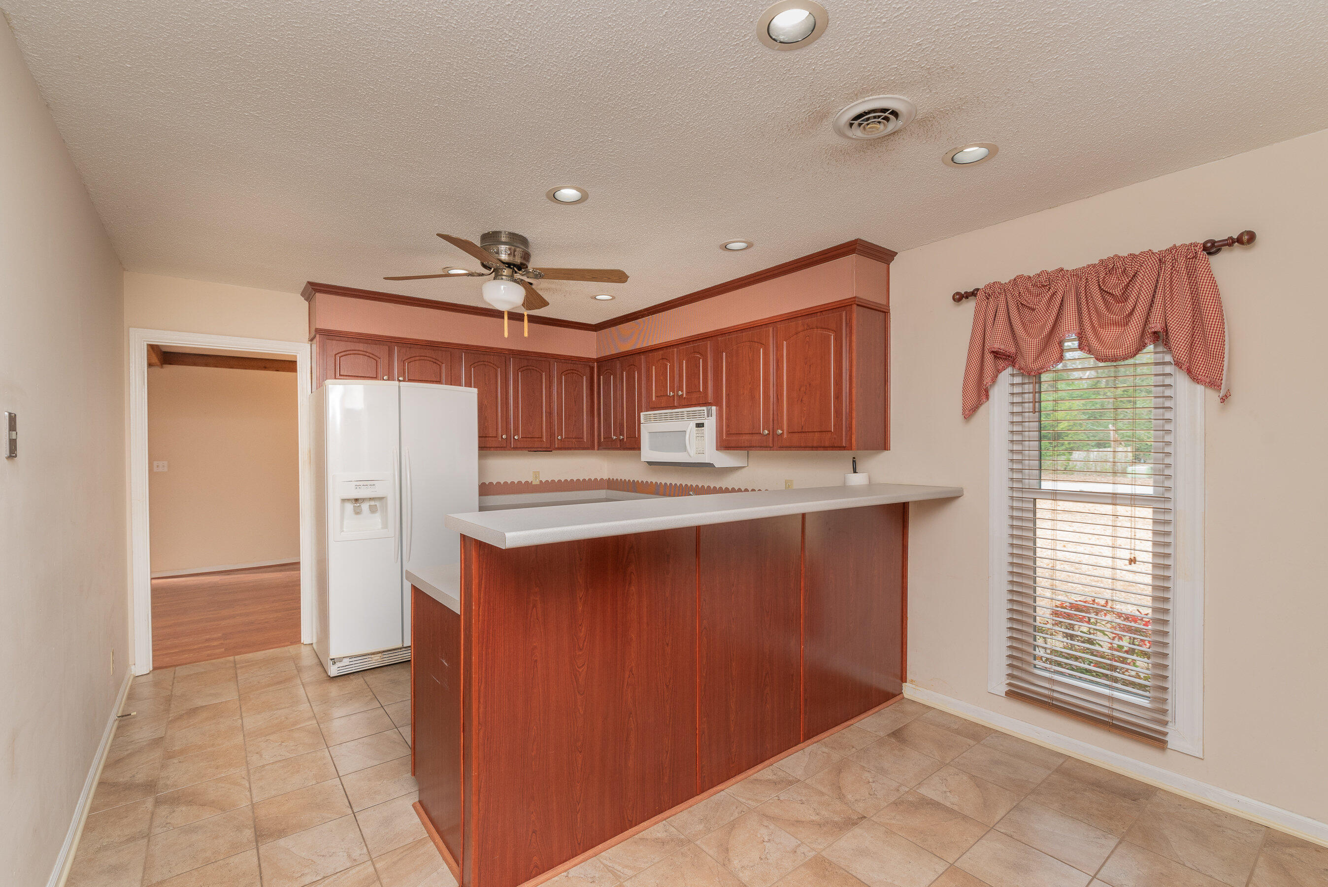 2512 Spring Valley Drive Aiken, SC 29803 - Photo 4 of 30