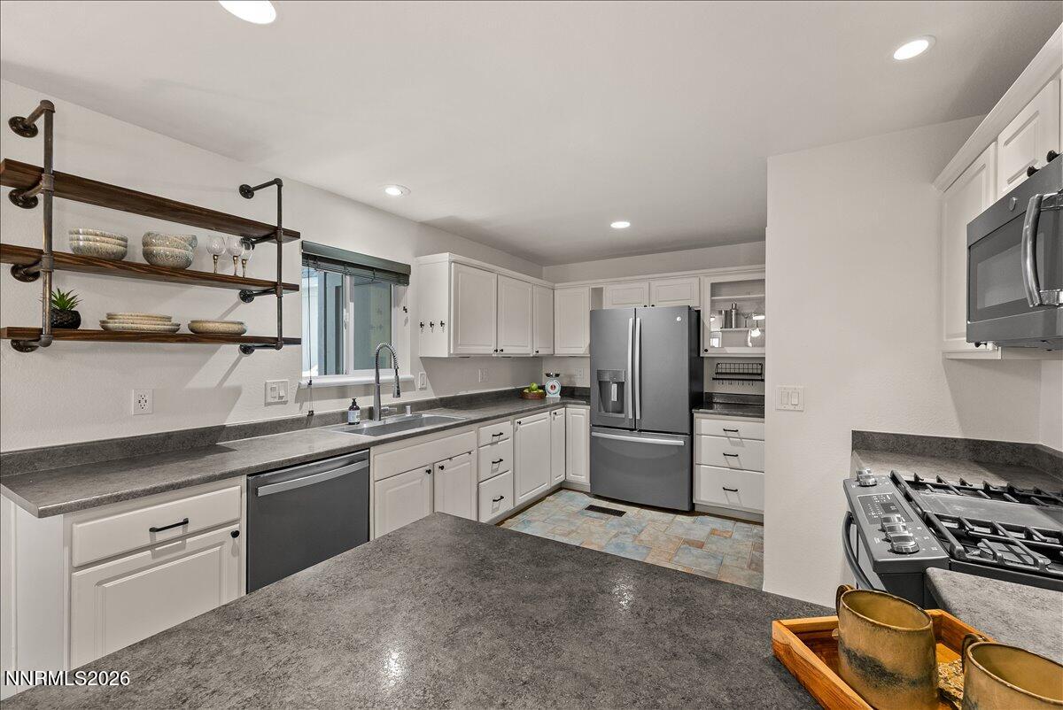 3955 Kings Row Reno, NV 89503 - Photo 13 of 34 15-3955 Kings Row Reno NV 89503 (15 of 3