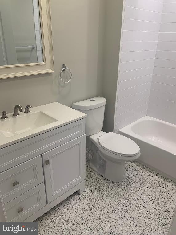 1517 West Ritner Street Philadelphia, PA 19145 - Photo 12 of 28 Full bath w/ shower/tub combo