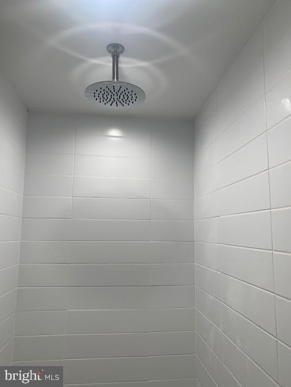 1517 West Ritner Street Philadelphia, PA 19145 - Photo 16 of 28 Rainforest shower head