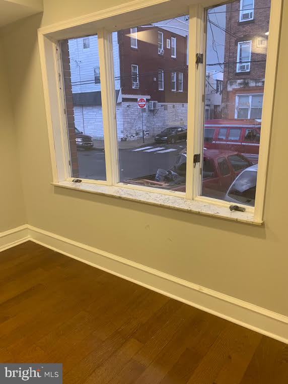 1517 West Ritner Street Philadelphia, PA 19145 - Photo 6 of 28 Bay window for great light