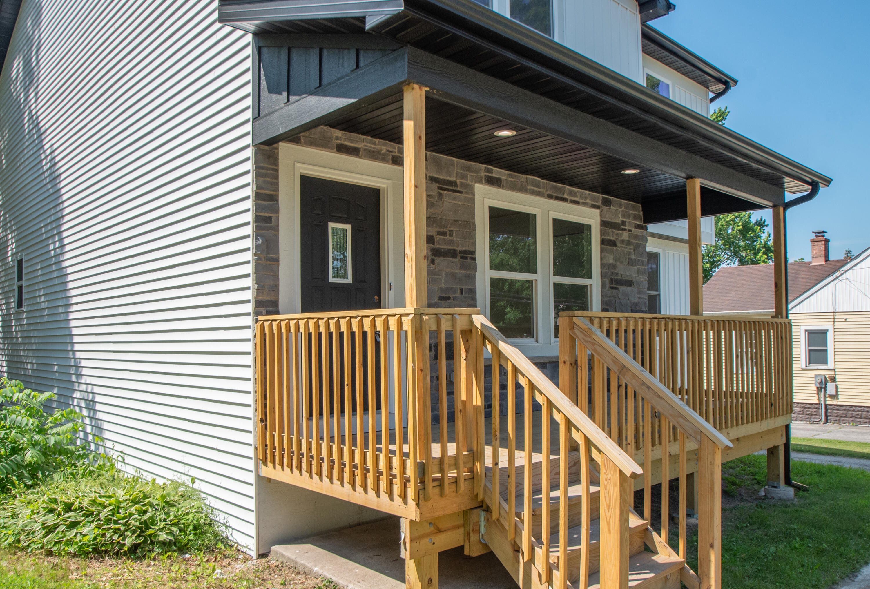 3861 Liverpool Road Lake Station, IN 46405 - Photo 2 of 48 3000x2031