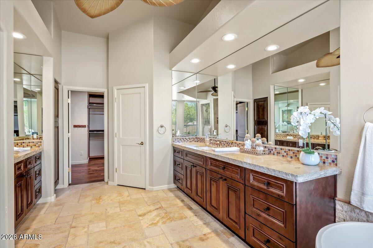 25255 North Ranch Gate Road Scottsdale, AZ 85255 - Photo 27 of 58 35-Primary Bath ~ Vanities