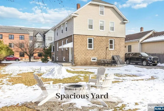 a view of a white house