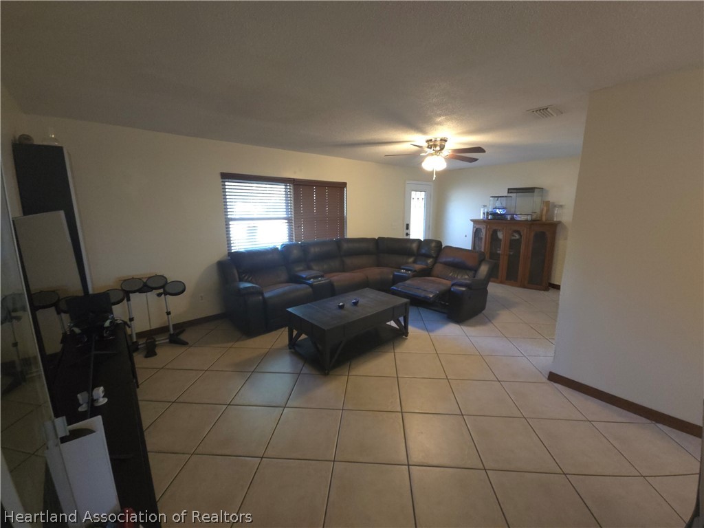 425 Spring Lake Boulevard Sebring, FL 33876 - Photo 17 of 40 Gallery Image 17