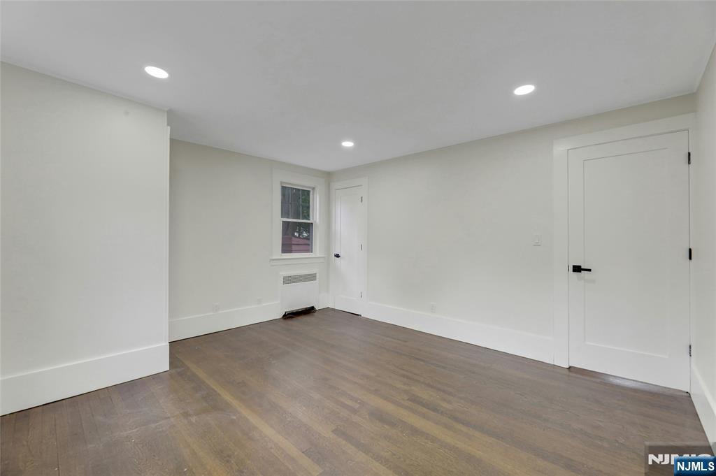 1087 Lambert Road Teaneck, NJ 07666 - Photo 18 of 22 Gallery Image 18