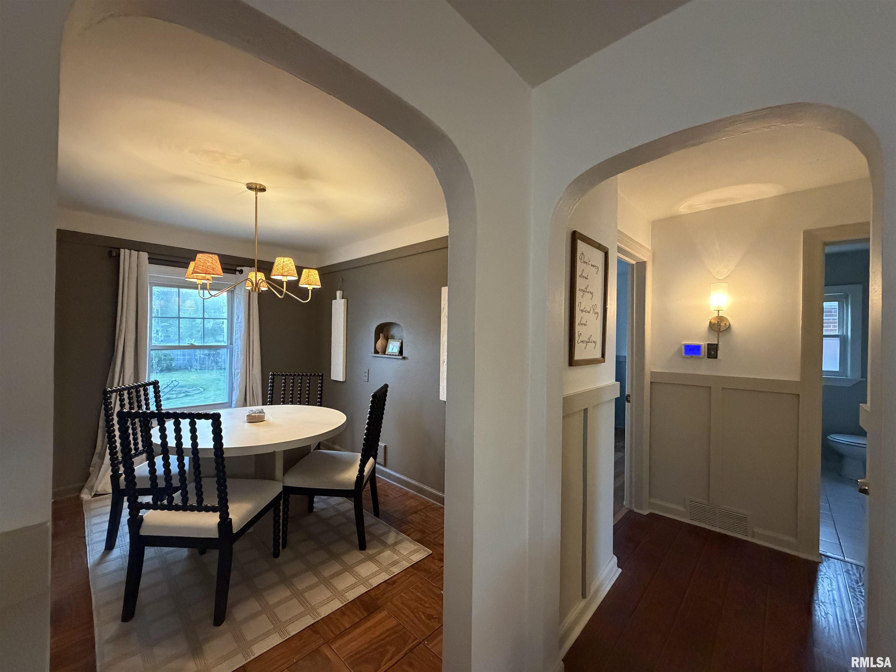 135 10th Street Carmi, IL 62821 - Photo 7 of 42