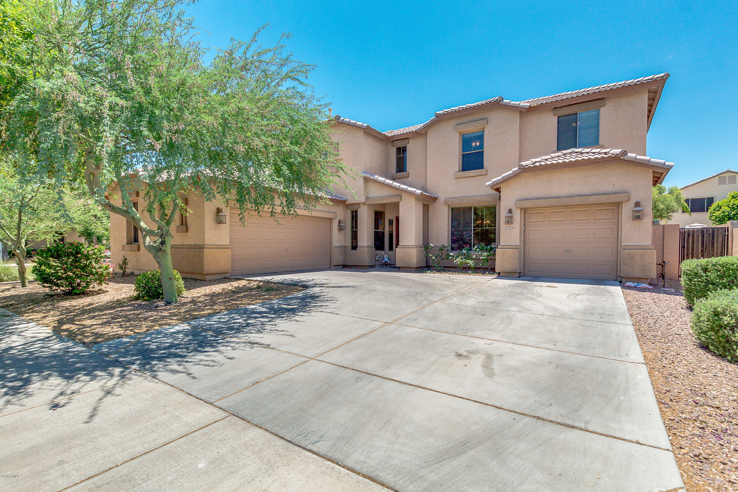 13629 West Redfield Road Surprise, AZ 85379 - Photo 3 of 58 03-Redfield