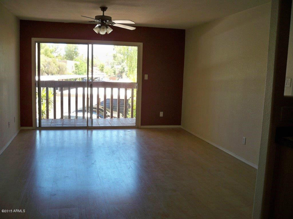 2121 West Royal Palm Road, Unit 2099 Phoenix, AZ 85021 - Photo 3 of 11 living room