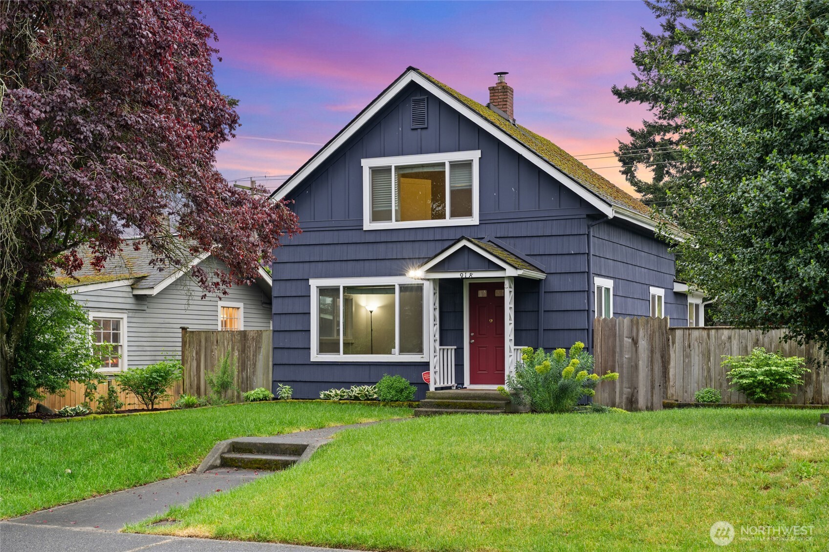 918 Maple Street Everett, WA 98201 - Photo 2 of 30