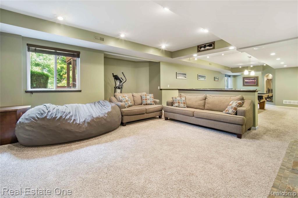 3453 Everett Drive Rochester Hills, MI 48307 - Photo 37 of 50