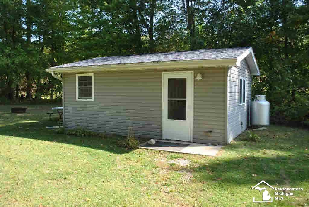 13140 West Dunbar Road Dundee, MI 48131 - Photo 14 of 24 20450560-13.JPG