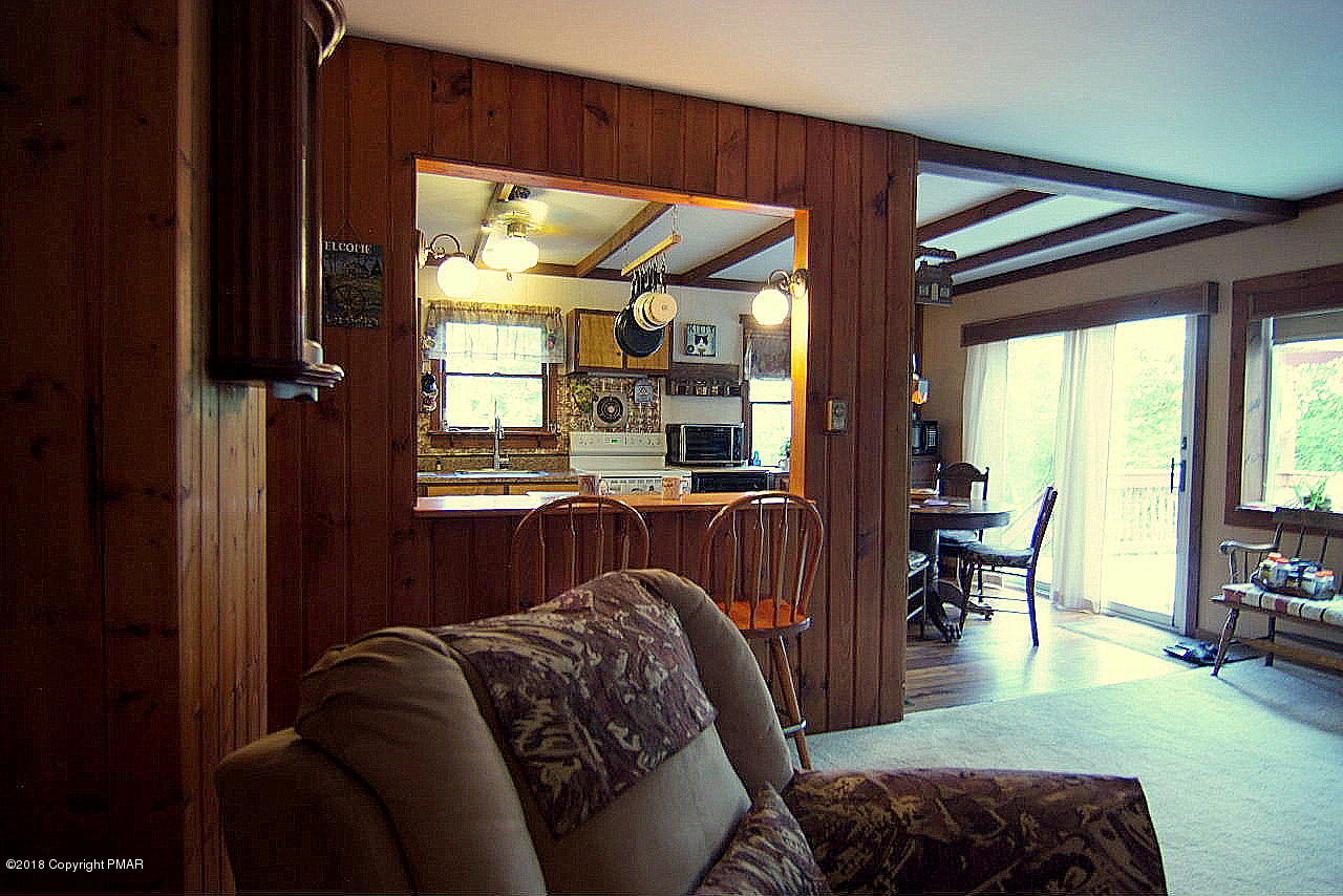 402 Ridge Road Stroudsburg, PA 18360 - Photo 8 of 41 10