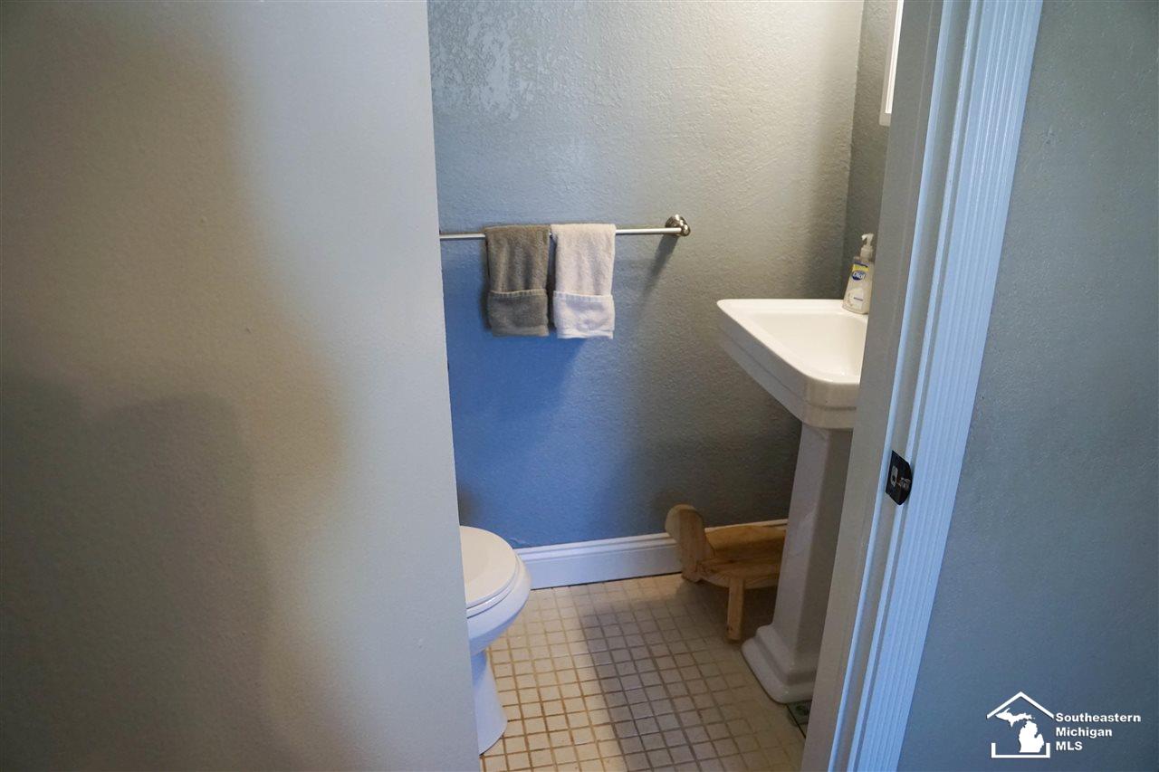 7483 Monroe Road Lambertville, MI 48144 - Photo 19 of 27 1/2 Bath