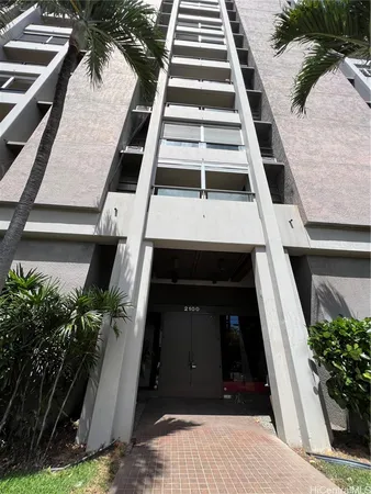 $2,200 | 2100 Date Street, Unit 802, Honolulu, HI 96826