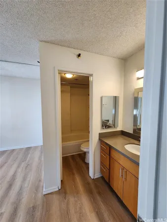 $2,200 | 2100 Date Street, Unit 802, Honolulu, HI 96826