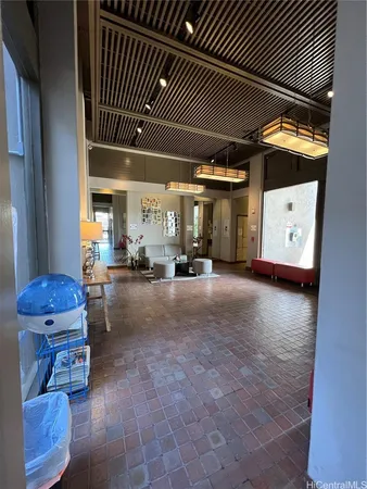 $2,200 | 2100 Date Street, Unit 802, Honolulu, HI 96826