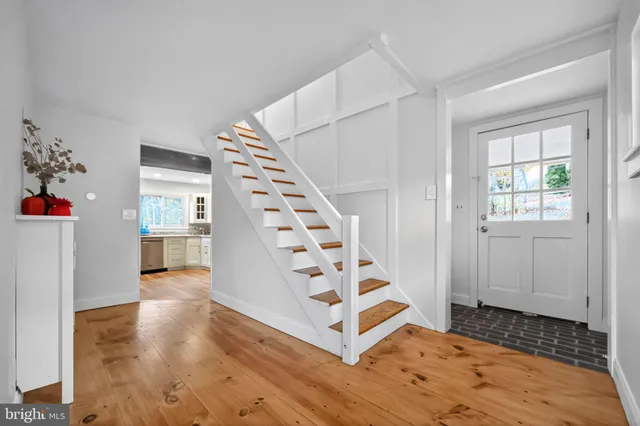 $915,000 | 575 West Valley Road, Wayne, PA 19087