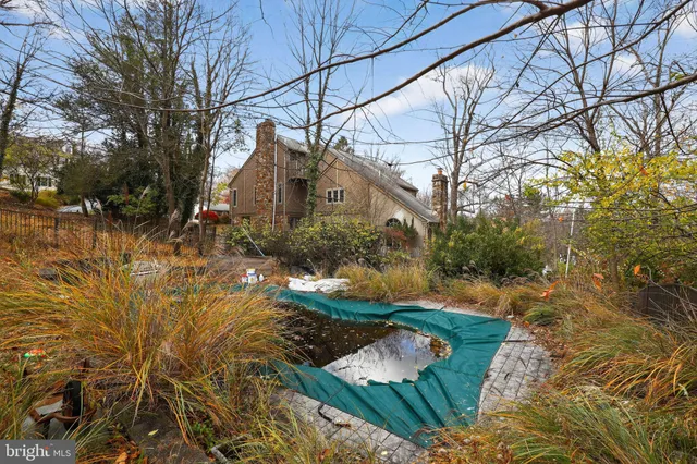 $915,000 | 575 West Valley Road, Wayne, PA 19087